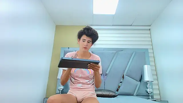 Atenea sexxx online show from 1, 4, 2026