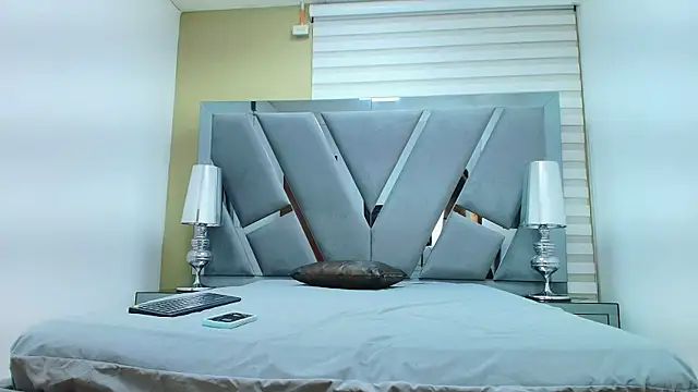 Atenea sexxx online show from 22, 4, 2026