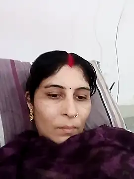 Snapshot of Hot_ree85 chatting on 30, 4, 2026 Hot ree85 online show from 30, 4, 2026