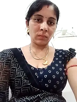 Snapshot of Hot_ree85 chatting on 3, 5, 2026 Hot ree85 online show from 3, 5, 2026