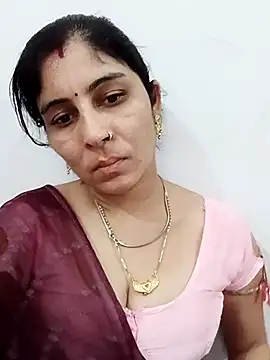 Snapshot of Hot_ree85 chatting on 5, 5, 2026 Hot ree85 online show from 5, 5, 2026