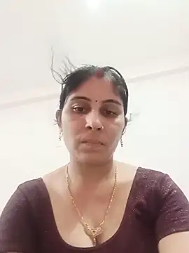 Snapshot of Hot_ree85 chatting on 20, 5, 2026 Hot ree85 online show from 20, 5, 2026