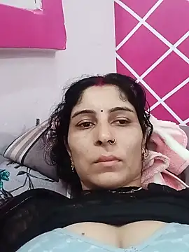 Snapshot of Hot_ree85 chatting on 28, 5, 2026 Hot ree85 online show from 28, 5, 2026