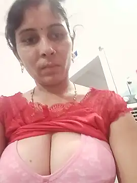 Snapshot of Hot_ree85 chatting on 3, 6, 2026 Hot ree85 online show from 3, 6, 2026