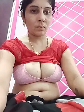 Snapshot of Hot_ree85 chatting on 9, 6, 2026 Hot ree85 online show from 9, 6, 2026