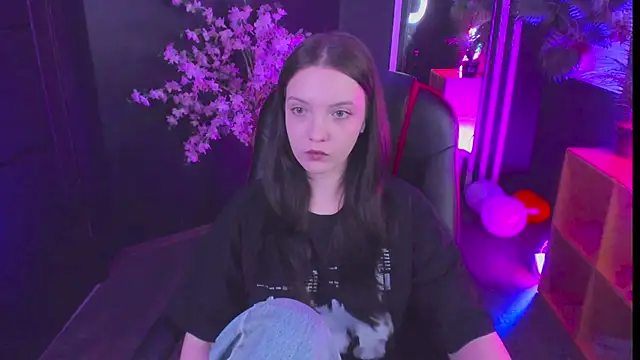 Emily tender online show from 13, 3, 2026