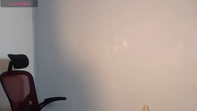 Naughty QueenXoXo online show from 9, 3, 2026