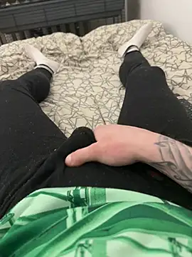 tonieja97 online show from 13, 4, 2026