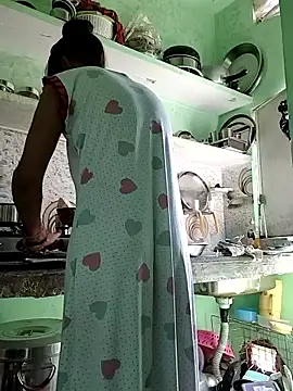 Night-Couple2 online show from 16, 4, 2026