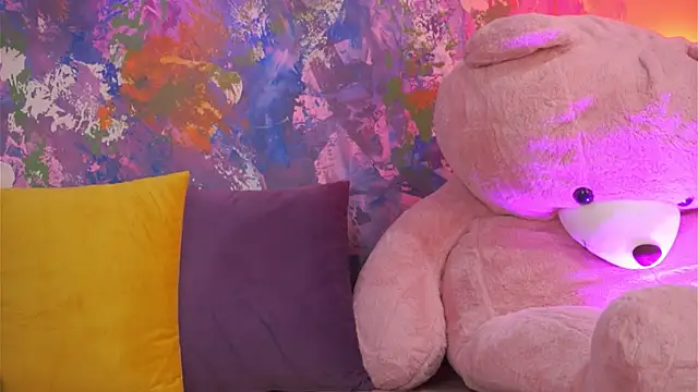 Ava Solis online show from 18, 4, 2026