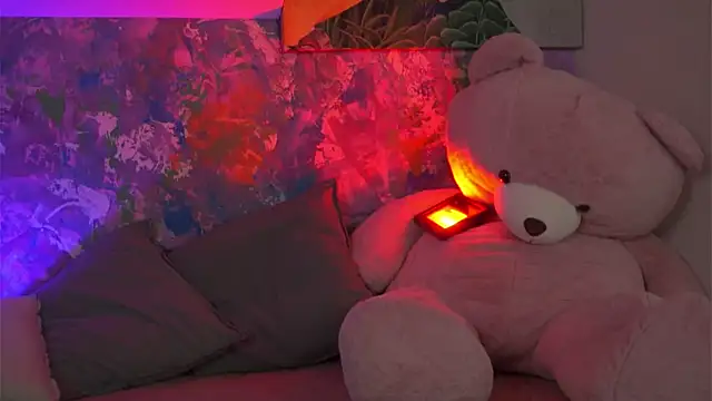 Ava Solis online show from 8, 6, 2026