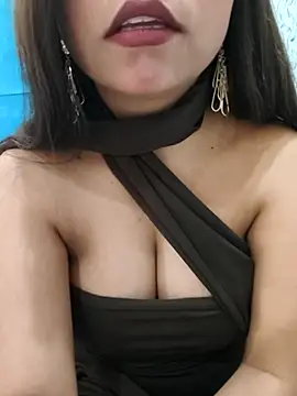 Hot Twinkle online show from 11, 2, 2026