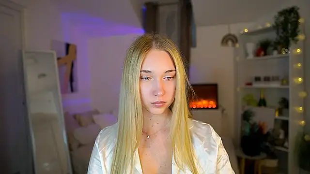 MilaBunny2000 online show from 12, 2, 2026