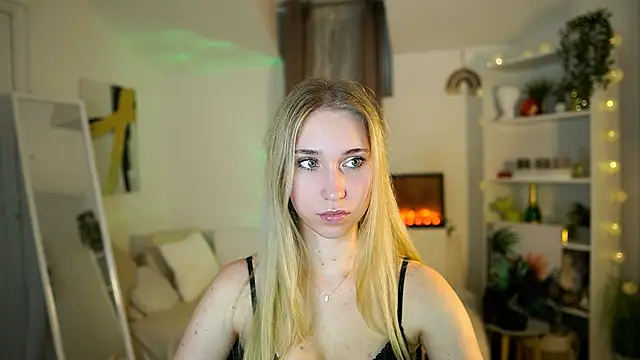 MilaBunny2000 online show from 22, 2, 2026