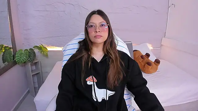 lanna 18  online show from 14, 4, 2026