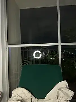 alesziarose  online show from 27, 2, 2026