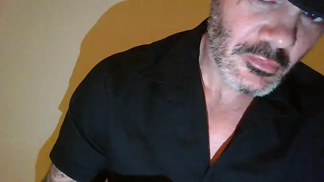 Snapshot of Yvar38 chatting on 8, 2, 2026 Yvar38 online show from 8, 2, 2026