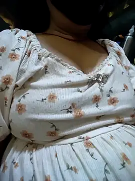 couple fun  online show from 27, 4, 2026