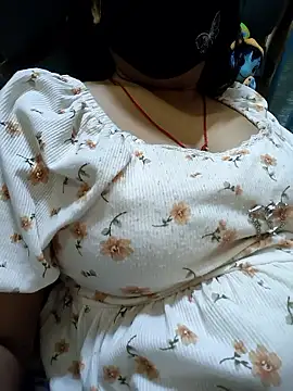 couple fun  online show from 28, 4, 2026