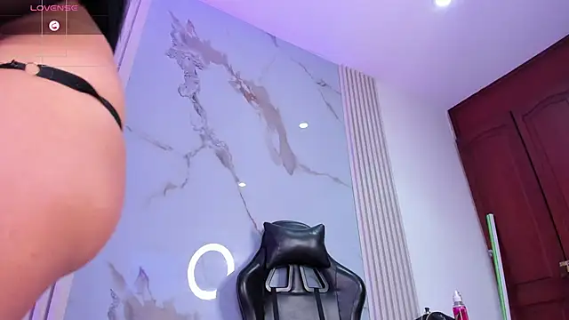 NatashaTaylor1 online show from 21, 4, 2026