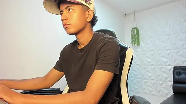 Alluringangel23 online show from 8, 1, 2026