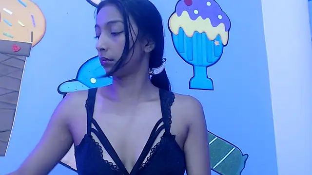 skinnysexzara18 online show from 3, 2, 2026