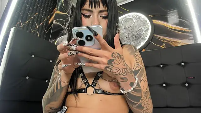 Mantis winee online show from 31, 5, 2026