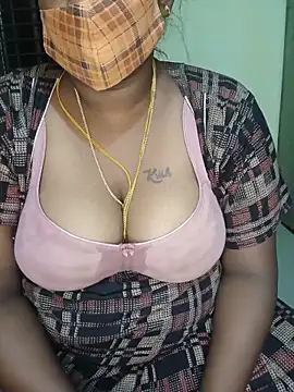 Milky Julia online show from 30, 5, 2026