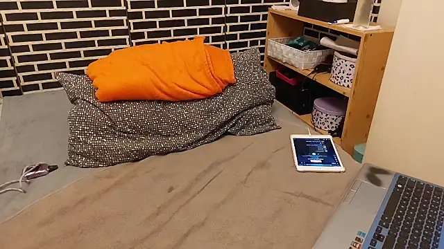 Spatgirl online show from 26, 2, 2026