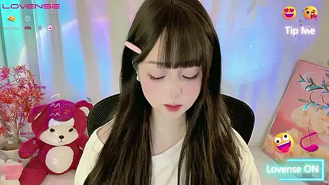 Snapshot of CLaire-5 chatting on 3, 4, 2026 CLaire-5 online show from 3, 4, 2026