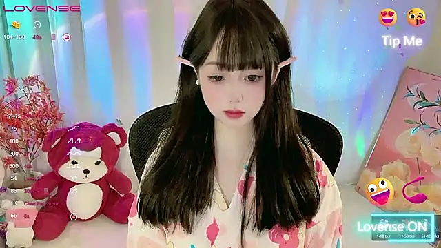 Snapshot of CLaire-5 chatting on 4, 4, 2026 CLaire-5 online show from 4, 4, 2026