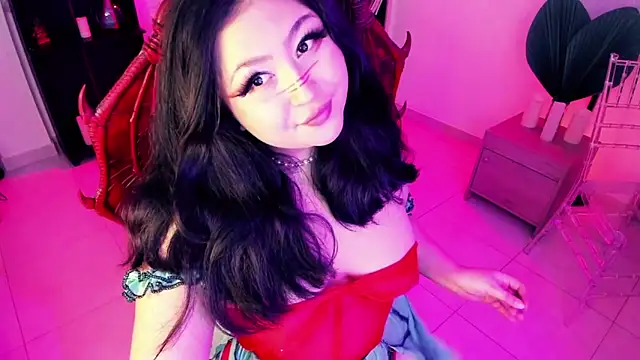 Sweet lenna online show from 18, 4, 2026