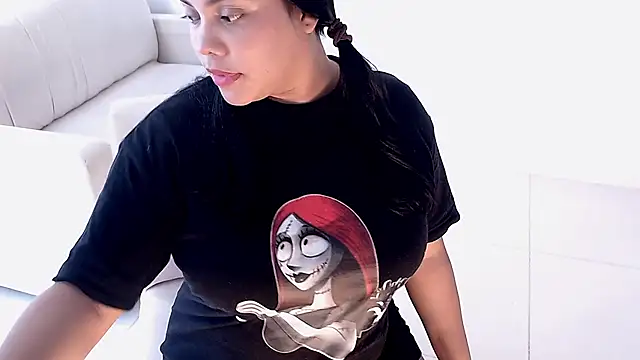 isabelateran online show from 27, 7, 2026