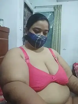 momo loves online show from 23, 4, 2026