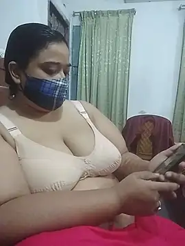 Snapshot of momo_loves chatting on 22, 6, 2026 momo loves online show from 22, 6, 2026