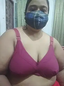 Snapshot of momo_loves chatting on 28, 6, 2026 momo loves online show from 28, 6, 2026