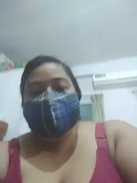 Snapshot of momo_loves chatting on 12, 7, 2026 momo loves online show from 12, 7, 2026