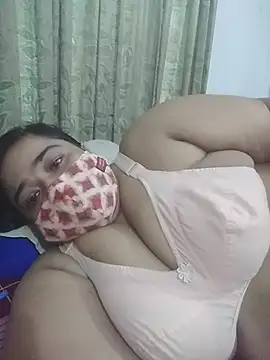 Snapshot of momo_loves chatting on 24, 7, 2026 momo loves online show from 24, 7, 2026