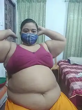 Snapshot of momo_loves chatting on 31, 7, 2026 momo loves online show from 31, 7, 2026