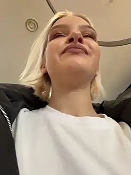 AshleyMur online show from 2, 2, 2026