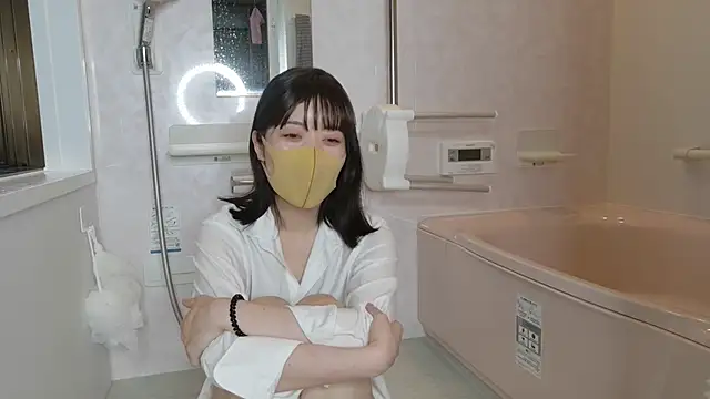 Snapshot of minami_room chatting on 8, 6, 2026 minami room online show from 8, 6, 2026