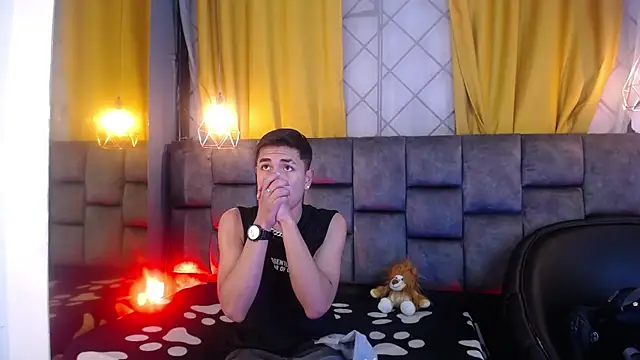 Snapshot of Maik_Russo chatting on 25, 3, 2026 Maik Russo online show from 25, 3, 2026