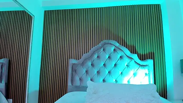 Violett hott  online show from 16, 1, 2026