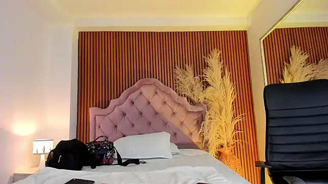 Violett hott  online show from 26, 4, 2026