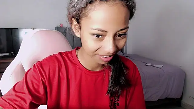 Snapshot of linda_brown_ chatting on 15, 5, 2026 linda brown online show from 15, 5, 2026