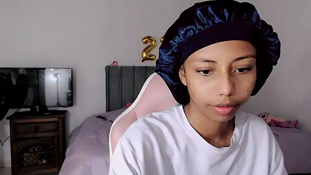 Snapshot of linda_brown_ chatting on 5, 6, 2026 linda brown online show from 5, 6, 2026