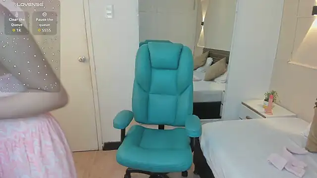 Snapshot of salome_diamond chatting on 6, 2, 2026 salome diamond online show from 6, 2, 2026