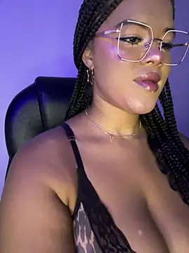 Snapshot of Antonella_03s chatting on 3, 7, 2026 Antonella 03s online show from 3, 7, 2026