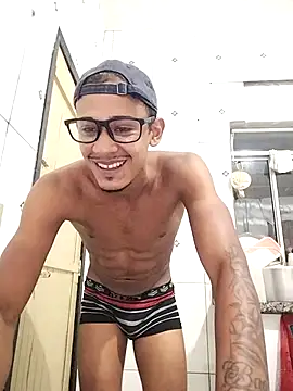 Magrinhodelicia011 online show from 8, 5, 2026