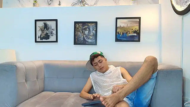 Snapshot of AVENGER_BOYS2026 chatting on 13, 1, 2026 AVENGER BOYS2026 online show from 13, 1, 2026